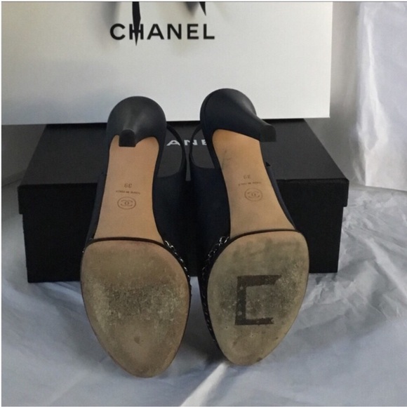 CHANEL - Picture 8 of 16